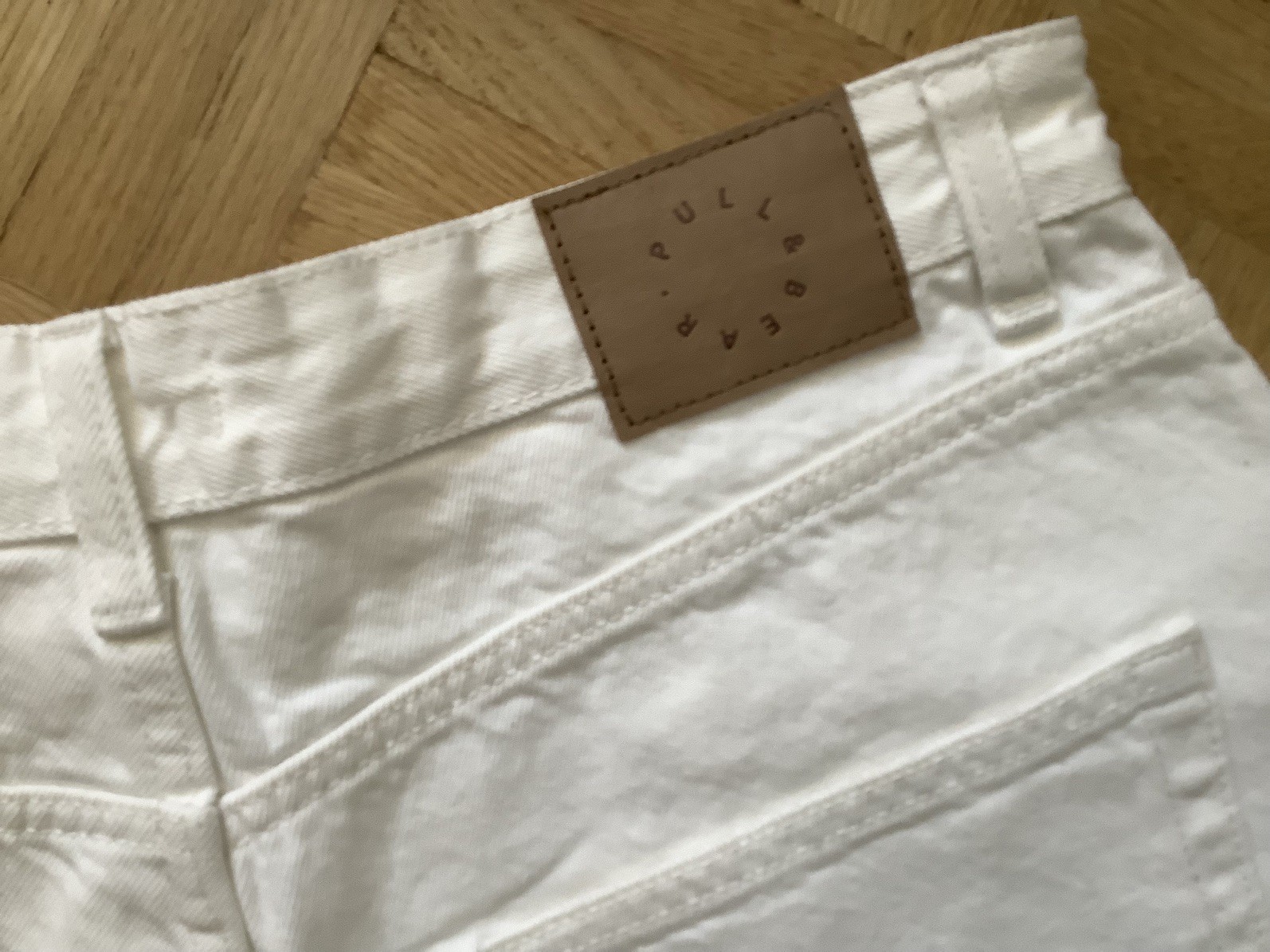 Pull&Bear White denim Jeans Shorts. Size 12 BNWT image 3