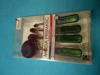 MODA Prismatic 4pc Face Perfecting Makeup Brush Set New in Box Factory Sealed
