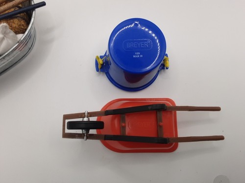 Breyer Pferd. RDA Strikey. 1415, H75A + einige Reinigungs- & Fütterungsartikel. - Bild 20 von 24