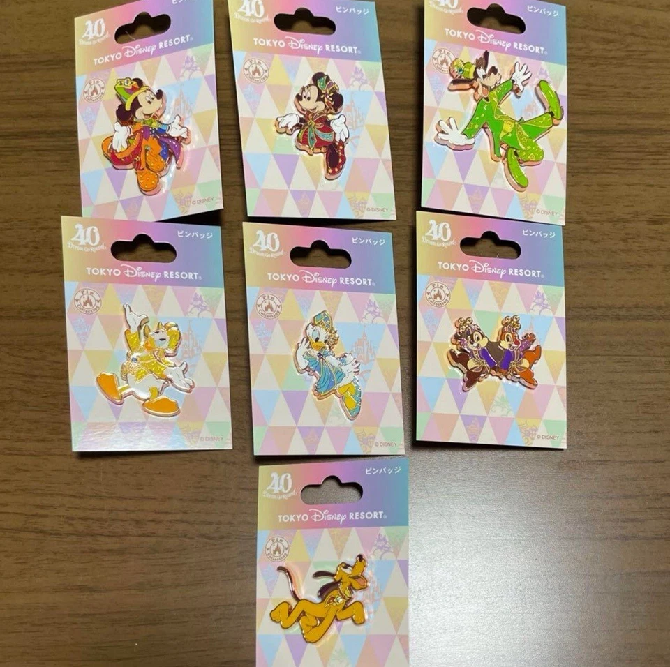 Juego de 7 prendedores del 40 aniversario de Tokyo Disney Resort más tapiz y prendedor LR Foto 2 de 4