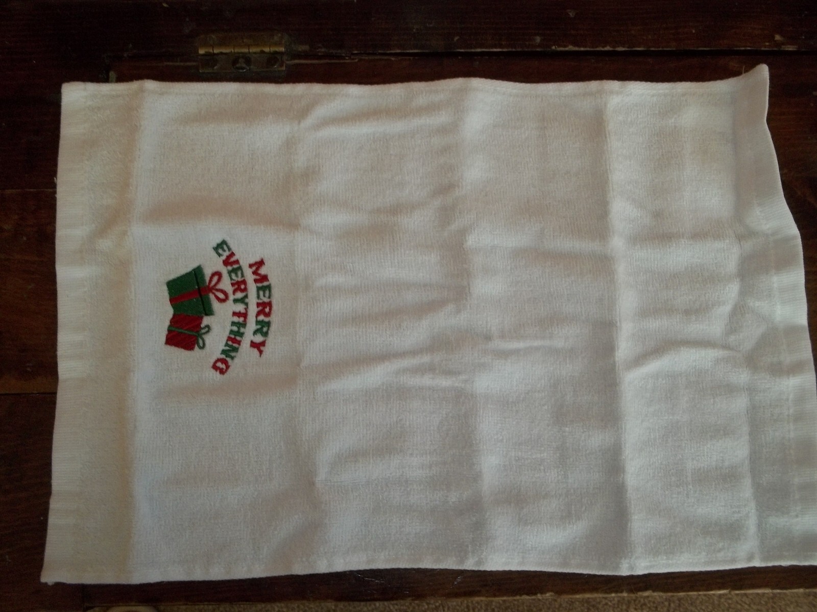 New set of 4 Fingertip Towels eBay