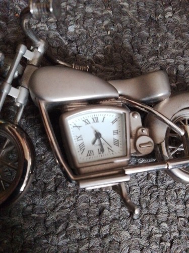 Motorrad Tischuhr Sammlerstück Vintage Uhr Messing stehend Quarz - Bild 11 von 11