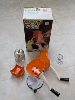 Vintage 1970’s Spong Kitchen Set 702 Mincer Slicer Grater with Original Box