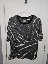 DKNY Short Sleeve Sweater Curved Hem Soft Stretch Black White size medium