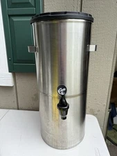 Curtis Streamliner TC-3H Stainless Steel 3 Gallon Iced Tea Dispenser W/Lid NEW