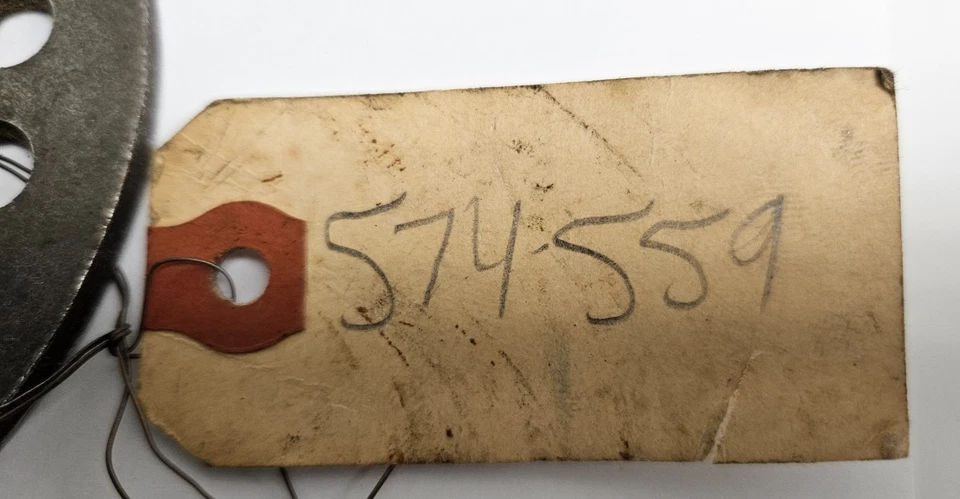 Bloqueo de tuerca de ajuste del cojinete de rueda trasera para camioneta Dodge 1936-1940 574559 nuevo de stock Foto 4 de 4