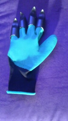 Green & Black Claw Gardening Gloves
