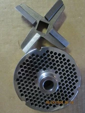 HOLLYMATIC #32 GRINDER PLATE 3/16" HOLES 5/8 THICK W/ HARD EDGE KNIFE 