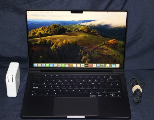 14" Apple MacBook Pro M3 Pro Chip 18GB RAM 1TB SSD 2023 Black - Cycle Count 69