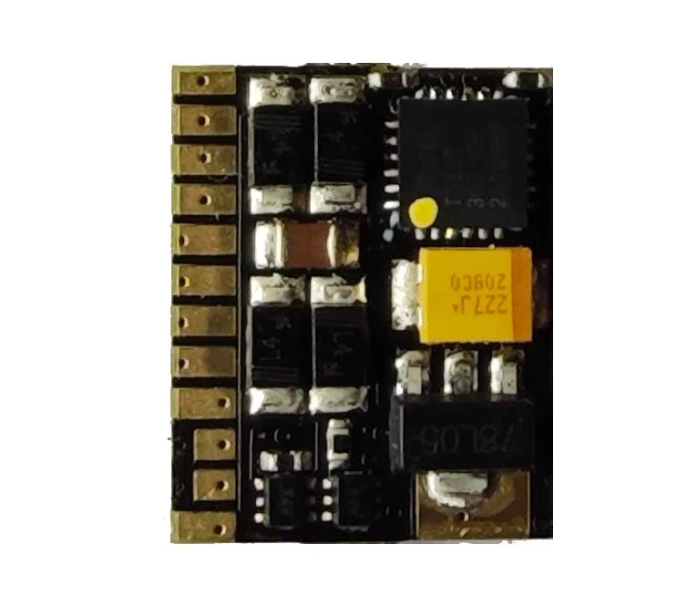 100901 Decoder funzionale 2A DCC + MM 9 canali con SUSI, abbaglianti, luce di manovra