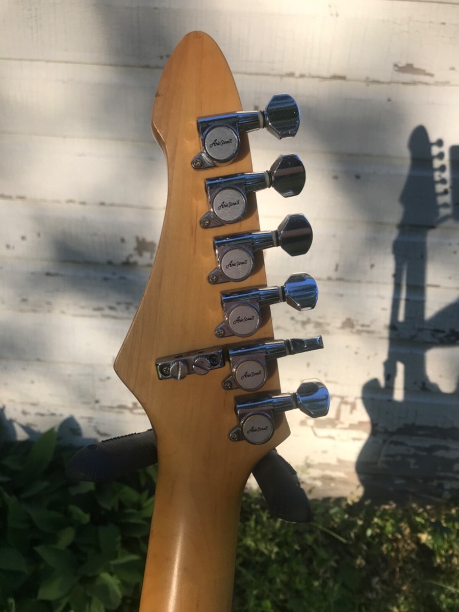 Aria ProⅡ MOD Aria Pro II PE-TR2 It was in 1976, the first model of Aria