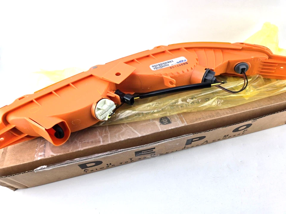 For Chevy Aveo Sedan Parking Signal Marker Light 2004-2006 GM2520190 Driver Side - Image 4 of 4