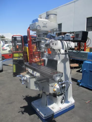 IMPECCABLE 3 HP VARI SPEED FREJOTH (BRIDGEPORT COPY) MILLING MACHINE W/ DRO FEED