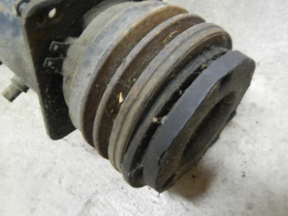 Compresor de aire acondicionado Buick LeSabre Invicta Wildcat Electra 225 Riviera 62 63 64 65 66 Foto 4 de 4