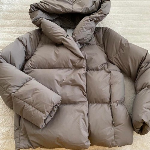 Aritzia babaton duvet puffer short in 