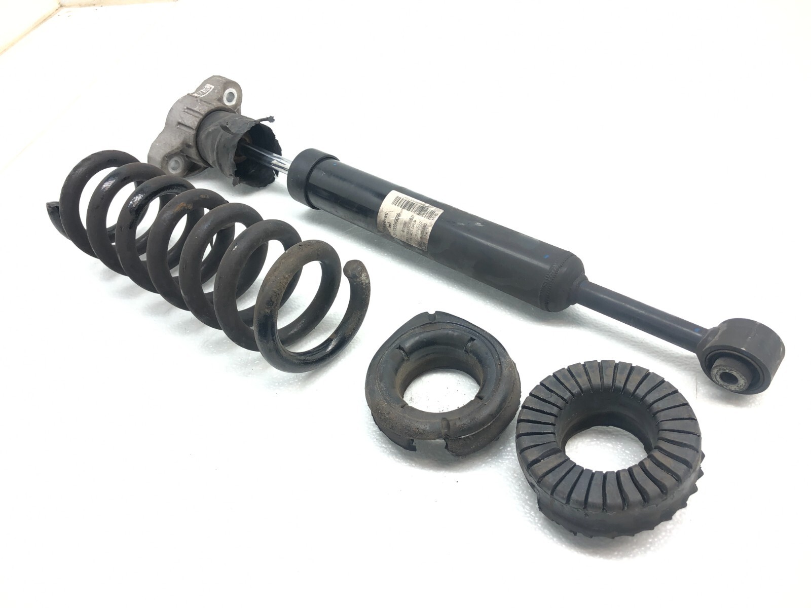 2014-2019 MASERATI GHIBLI RIGHT PASSENGER REAR SHOCK ABSORBER STRUT W/ COIL OEM.