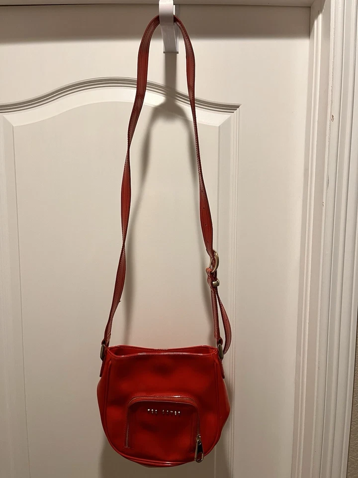 Bolso de hombro mediano Ted Baker de charol rojo Foto 2 de 4