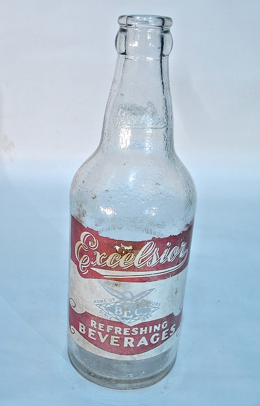 EXCELSIOR REFRESHING BEVERAGES SINCE 1886 READING PA ACL SODA BOTTLE