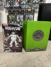 Super 7 Michaelangelo Teenage Mutant Ninja Turtles Ultimates plus comic figure