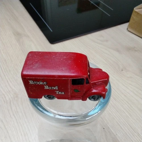Matchbox Lesney 1-75 - Brooke bond tea van Trojan
