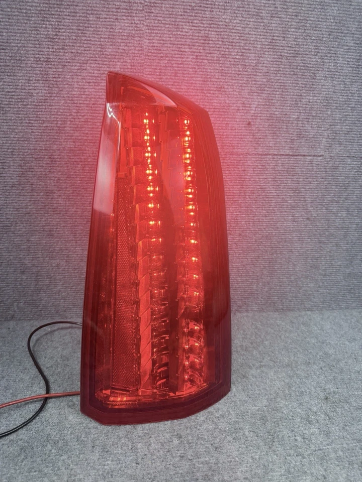 Luz trasera Cadillac STS 2008-2011 lámpara lado derecho derecha OEM LED *Defecto* Foto 2 de 4