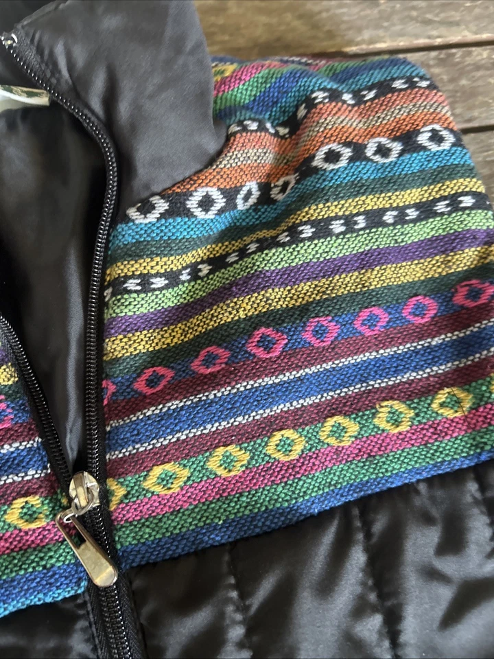 Chaleco acolchado Mountain Lake mediano colorido bordado azteca boho negro vintage Foto 2 de 4