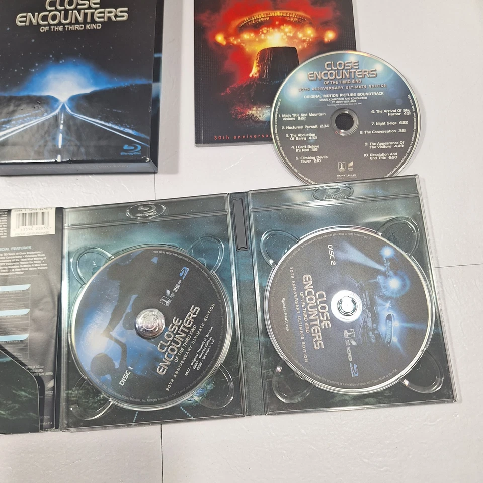 Close Encounters of the Third Kind Blu-ray 30th Anniversary Edition Boxset - Image 2 of 3