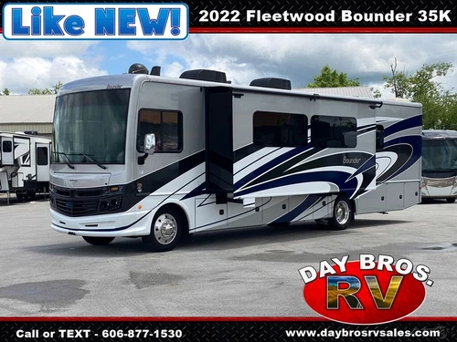 22 Fleetwood Bounder 35K Class A RV Gas Motorhome Camper Coach Slides Sleeps 6