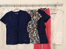 Women  s Scrubs Lot Of 5 - 4 Tops/1 Pant Size Small