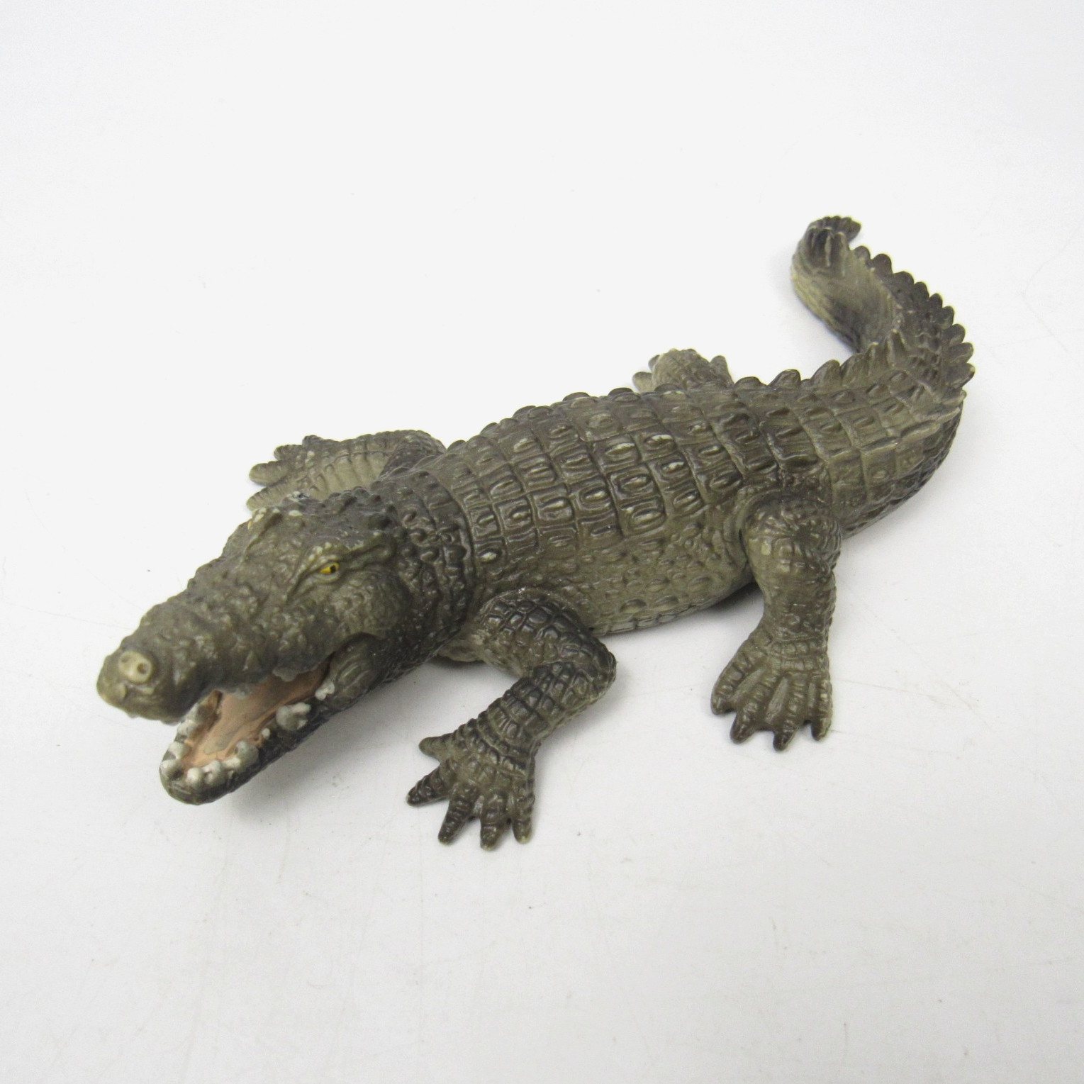 Schleich 2007 Alligator Crocodile Wildlife Animal Retired Swamp Figurine Toy