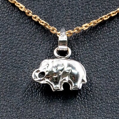 18k White Gold Elephant Pendant