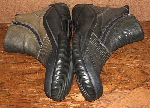 Clarks Size 7M Women’s Gray Leather Muckers Rainboots - Picture 10 of 21