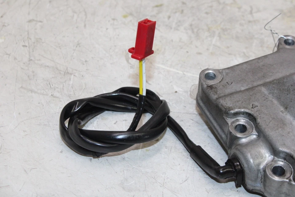 Honda CBR600F3 1995 OEM MOTOR BOBINA PICKUP PULSO SENSOR CON CUBIERTA Foto 2 de 3