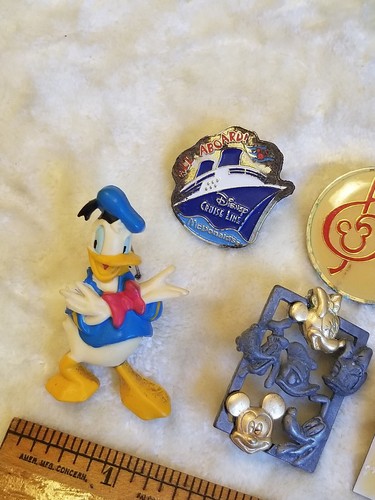 Vintage Lot Walt Disney Donald Duck Minnie Pin Hat Lapel Collar Tie Tack Stud - Picture 2 of 8
