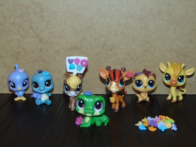 Littlest Pet Shop Lot of LPS New Generation Customizable Accessories  Included
