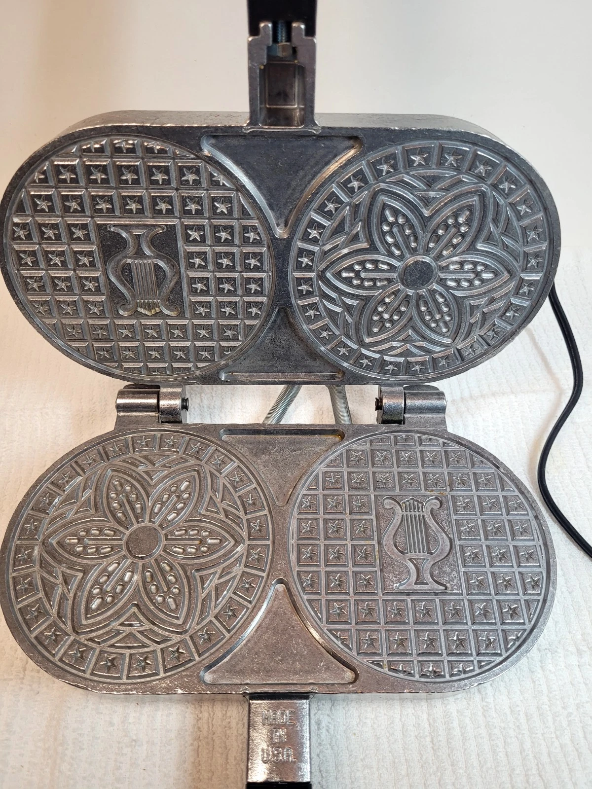 Vtg C. Palmer Pizzelle Iron – USA Model 1000 800W Tested And Working