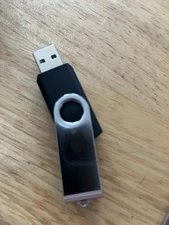 Win 11 Pro 64-Bit USB Flash Drive With Key.
