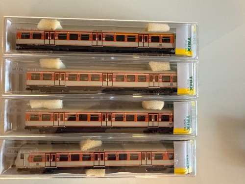 Minitrix 15846 Set mit 4 S-Bahn-Wagen (incl. Steuerwagen Digital) | Condition: Gebraucht