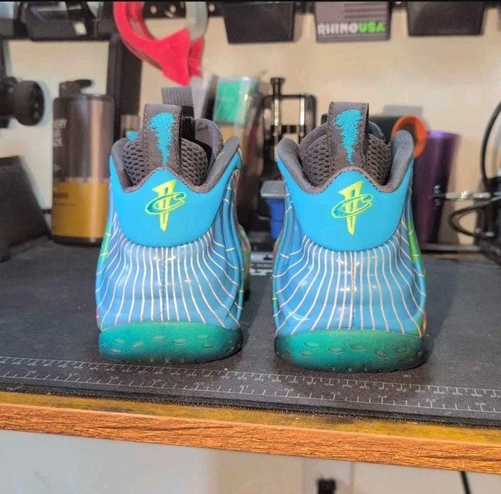 Tenis para hombre Nike Air Foamposite One PRM Weatherman 2013 Foto 3 de 4