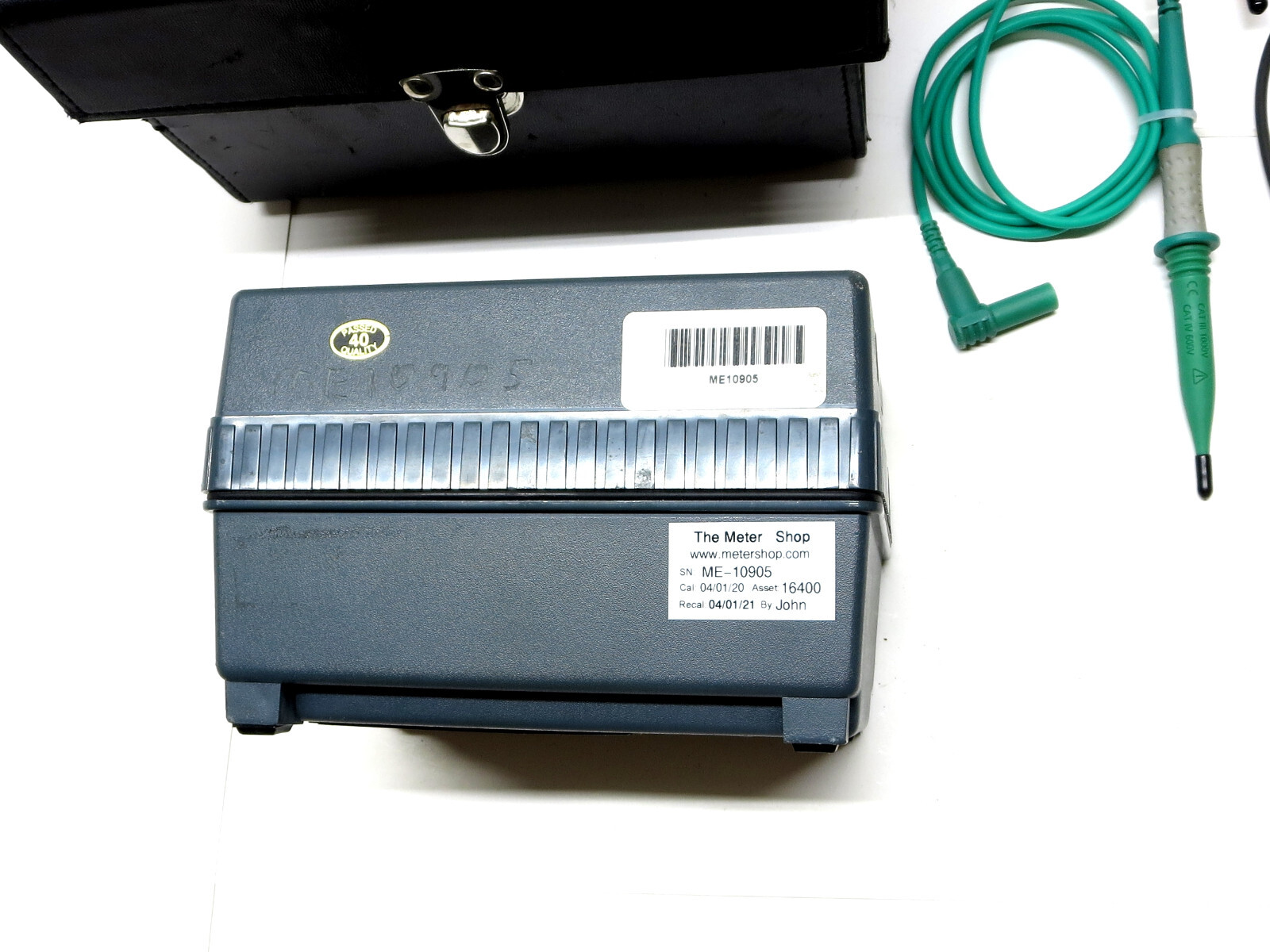 MEGGER 210600 Insulation Continuity Tester 1000 V w/ Case, Leads and ...
