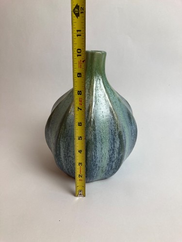 Mid century ceramic vase , beautiful colors and shape - Picture 5 of 10