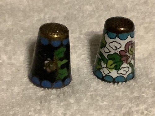 Vtg Asian Cloisonne Enamel & Brass Thimble w Flower/floral , pretty  as shown 