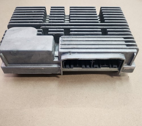 2016-2023 JEEP RENEGADE AUDIO AMPLIFER MODULE OEM 51953269 - Picture 5 of 9