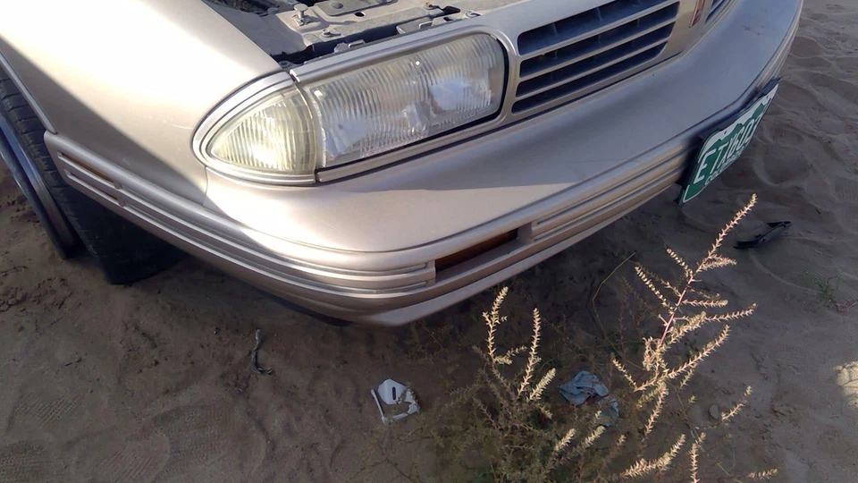 Conjunto de cubierta de parachoques delantero Olds Eighty Eight 1992 1993 1994 1995 1997 1998 dorado Foto 4 de 4