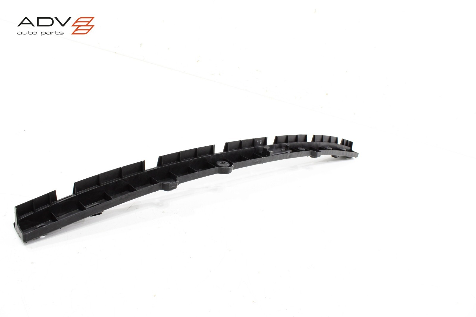 2017 - 2020 MASERATI LEVANTE REAR BUMPER CENTER MOUNT SUPPORT BRACKET OEM