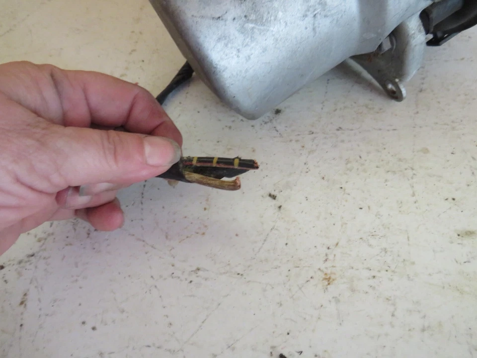 BMW 325Xi 325 XI 2004 2,5 L sedán inyección de aire secundaria bomba de smog Foto 2 de 4