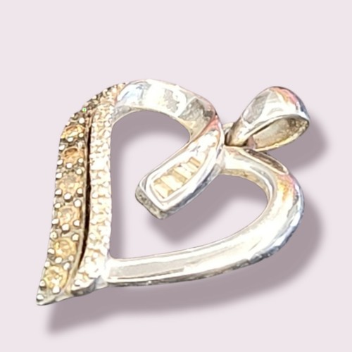 Colgante de corazón de 23,25 mm champán y diamantes blancos oro blanco de 10 K de 1/5 quilates - Imagen 5 de 10