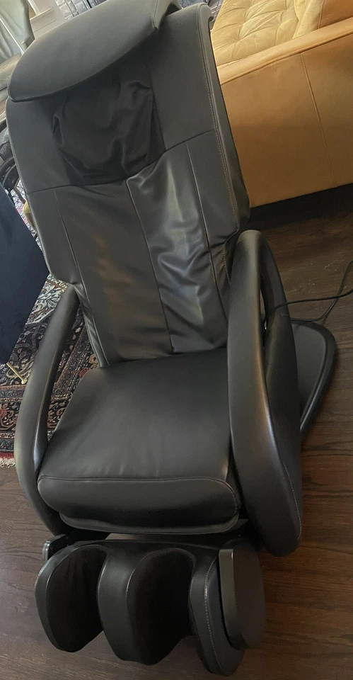 Silla de masaje WholeBody 7.1 de Human Touch Foto 2 de 3