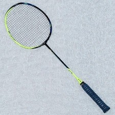 YONEX ASTROX 77 4UG5 in excellent condition