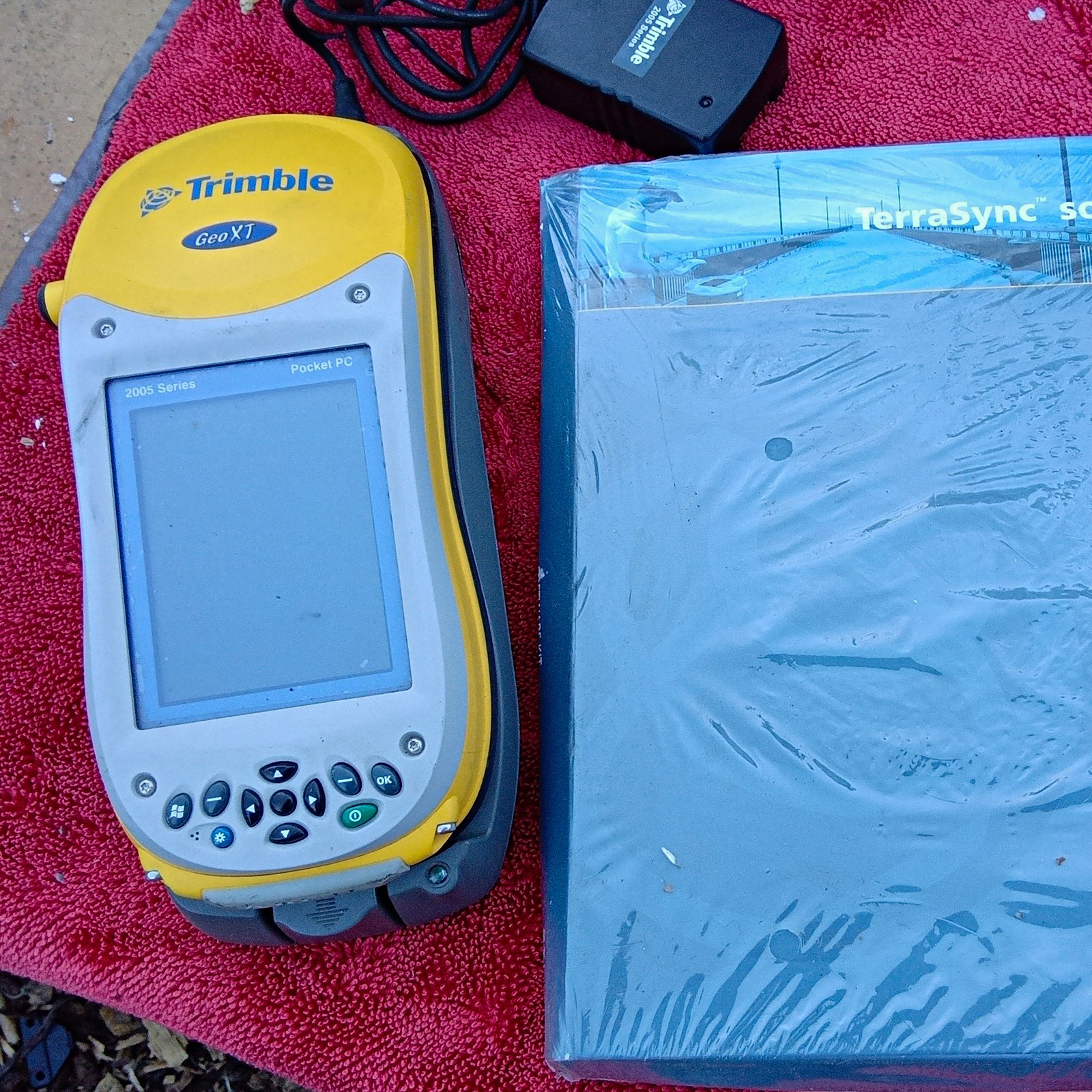 Trimble GeoXT 2005 Series Pocket PC GPS Receiver Data Collector
